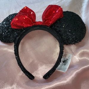 Minnie Mouse ears